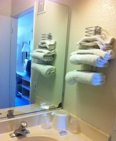 Hilltop Inn & Suites Victorville Quarto foto