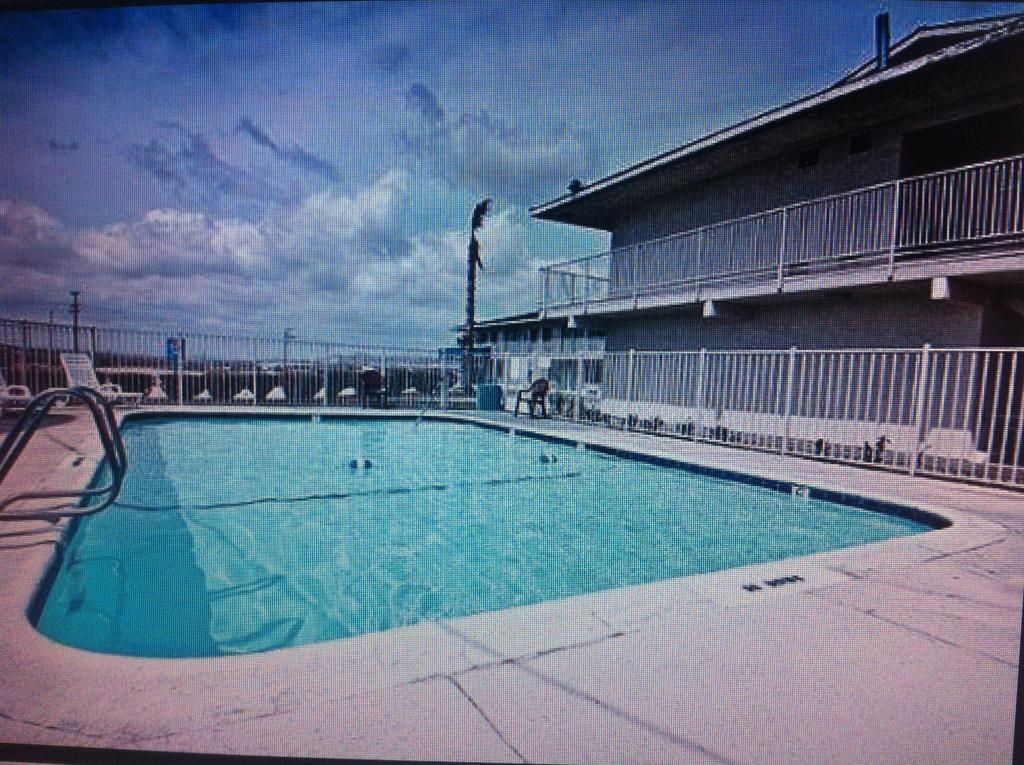 Hilltop Inn & Suites Victorville Exterior foto